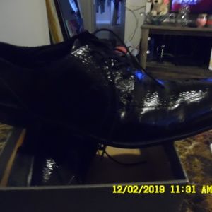 Black leather dress shoes